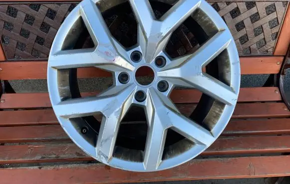 Volkswagen Amarok II R19 alloy rim 