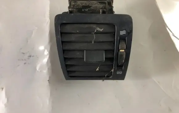 KIA Sorento Dashboard side air vent grill/cover trim 974903E000