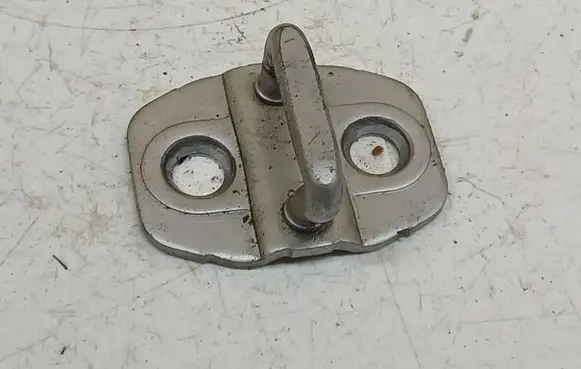 Chrysler Sebring (ST-22 - JR) Front door lock loop/hook striker