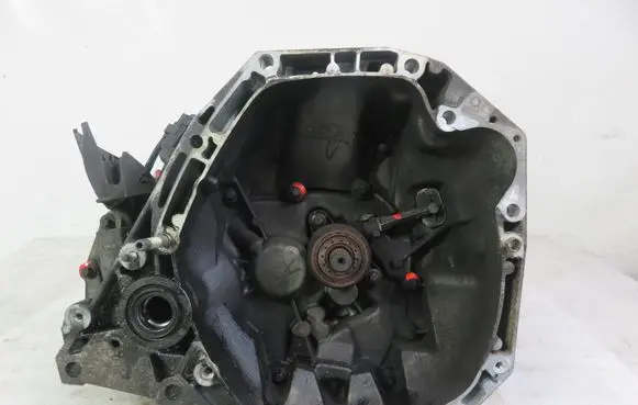 Renault Clio III Manual 6 speed gearbox JR5124