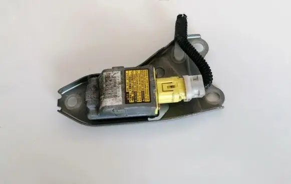 Toyota Avensis Verso Airbag deployment crash/impact sensor 8983044010 89830-44010