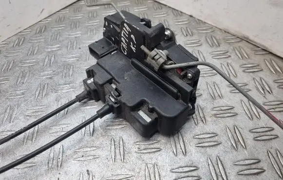 Chevrolet Captiva Front door lock 7E10