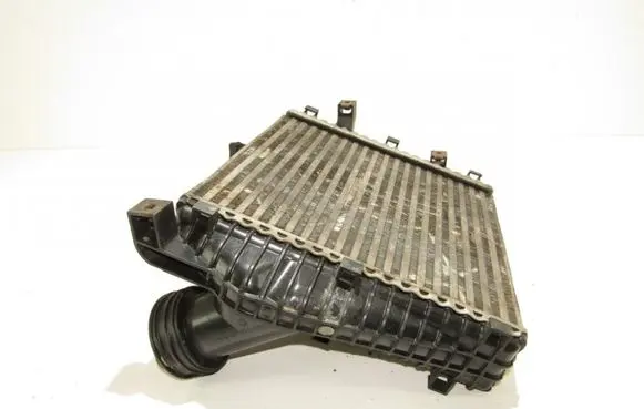 Volkswagen Touareg I Intercooler radiator