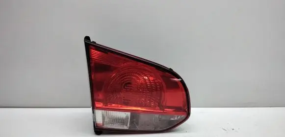 Tailgate rear/tail lights