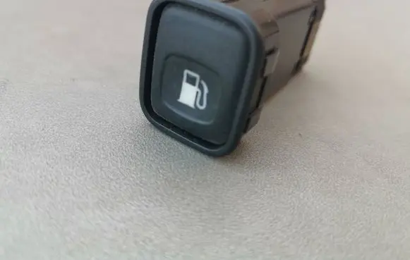 Land Rover Range Rover P38A Fuel tank opening switch 