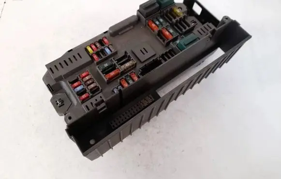 BMW X5 E70 Fuse box set 518967010C 697638402
