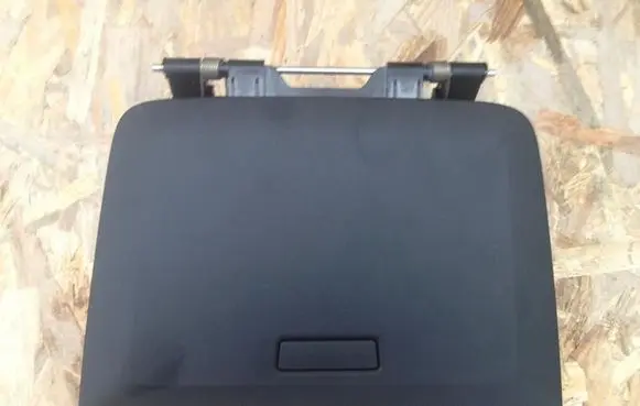 Volkswagen Golf Sportsvan Glove box 517857922