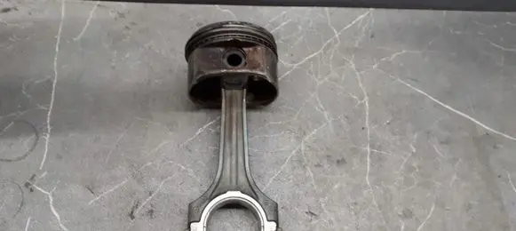 Mercedes-Benz E W210 Piston with connecting rod