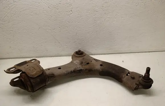 Front lower control arm/wishbone