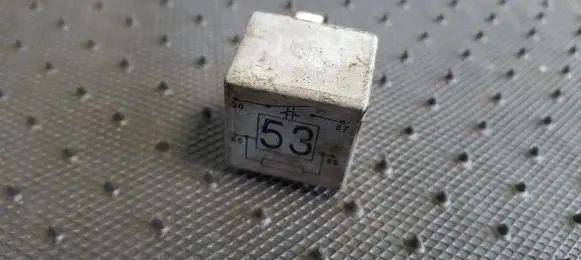 Volkswagen Golf III Other relay 141951253B 20240072