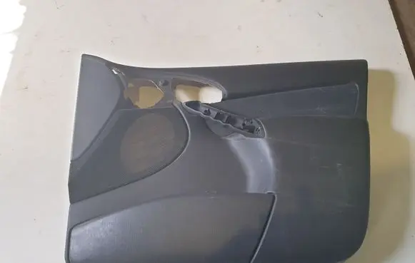 Ford Focus Front door card panel trim 98ABA23942