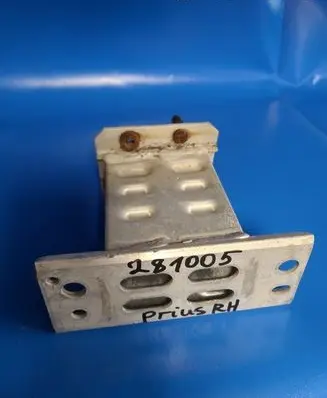 Toyota Prius (XW30) Front bumper cross member 5701347040