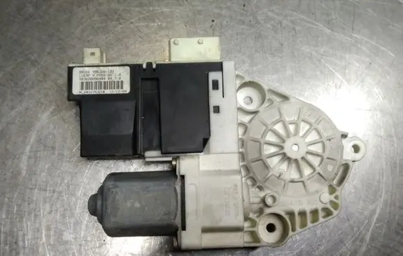 Citroen C4 I Front door window regulator motor 997831101 XJ4V7DD4