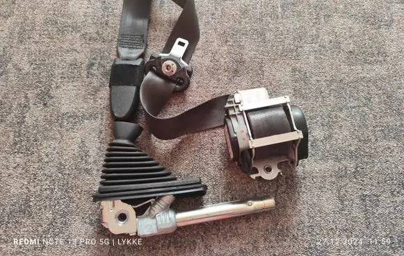 Nissan Qashqai Front seatbelt 86884BR00A E9047136 047136