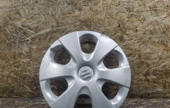 Suzuki Splash R14 wheel hub/cap/trim 4325051K10