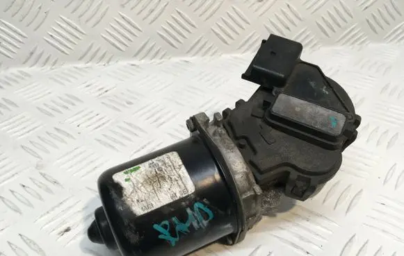 Nissan Qashqai+2 Wiper motor