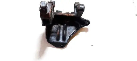 Citroen Xantia Engine mounting bracket 