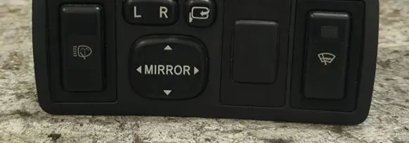 Toyota Avensis T250 Wing mirror switch 183575