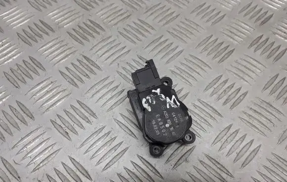 Mercedes-Benz C W203 Central body control module A2038201642
