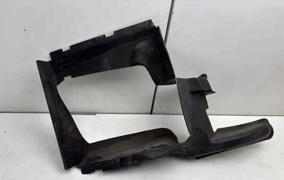 Audi Q7 4L Intercooler air channel guide 4L0117335