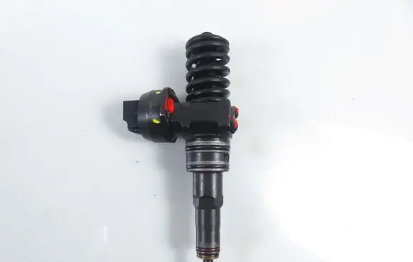 Audi A6 S6 C5 4B Fuel injector 0414720216 038130073BA