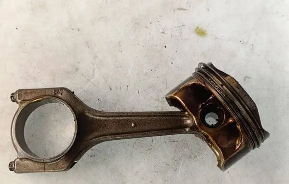 BMW 1 E81 E87 Piston with connecting rod 7589197