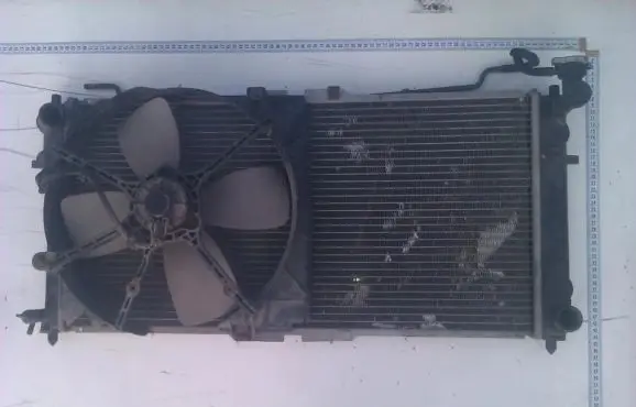 Mazda 626 Radiator cooling fan shroud 0227509672