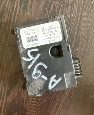 Volkswagen PASSAT B7 Steering angle sensor 1K0959654 00203500 702841313