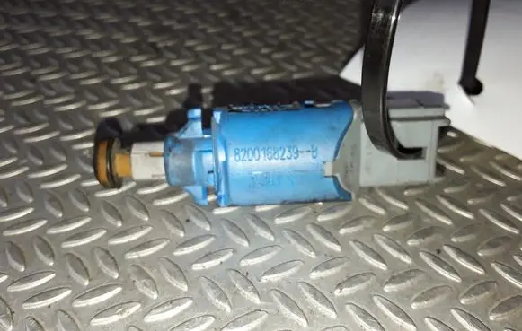 Clutch pedal sensor