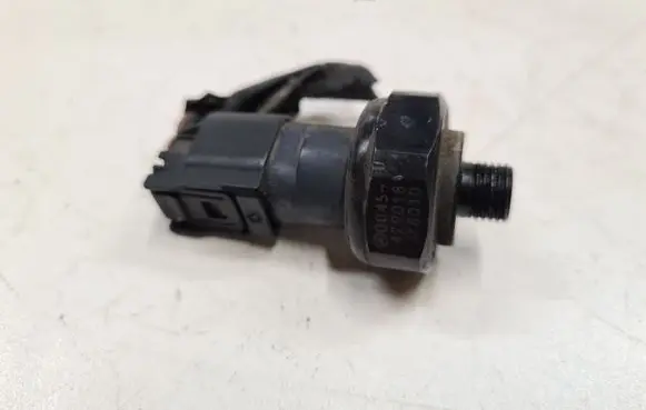 Mercedes-Benz E W211 Air conditioning (A/C) pressure sensor 0045429018