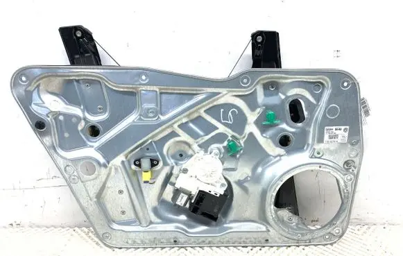 Volkswagen Tiguan Front door window regulator with motor 5N0959701F