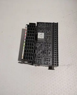 Volkswagen Transporter - Caravelle T4 Fuse module 357937039