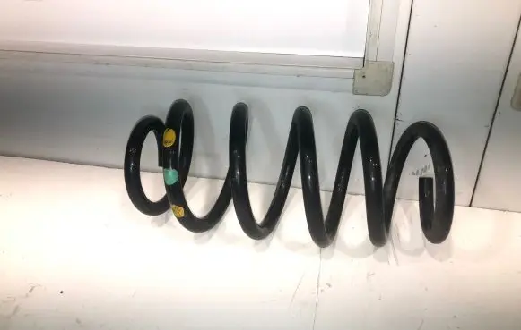 Toyota Avensis T270 Rear coil spring