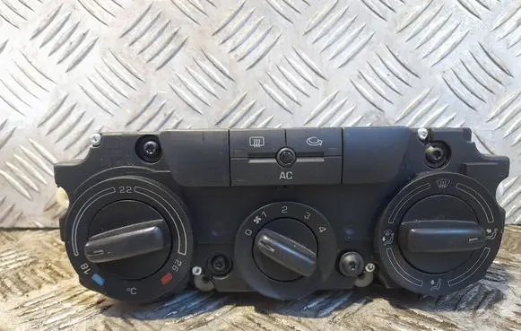 Skoda Octavia Mk2 (1Z) Climate control unit