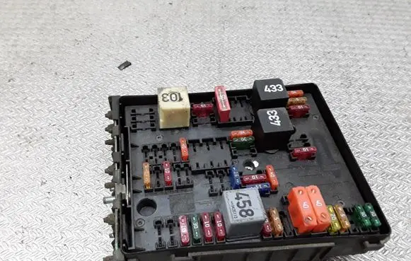 Volkswagen Caddy Fuse module 1K0937124K