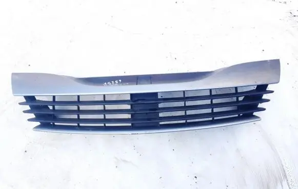 Renault Laguna II Front grill 8200012581