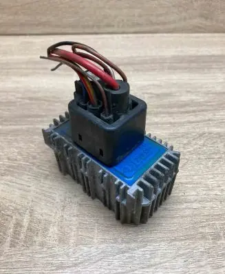 Opel Astra H Glow plug pre-heat relay 55353011 51299014 WithPlug