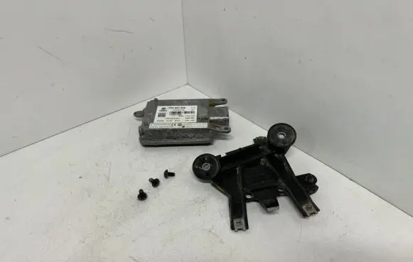Volkswagen Touareg II Blind spot module 7P6907568
