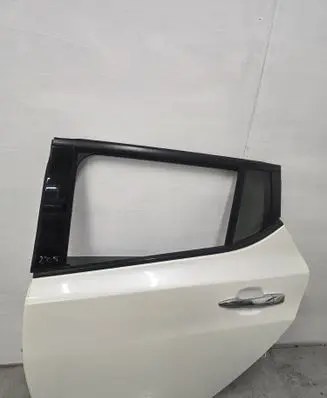 Nissan Leaf II (ZE1) Rear door 