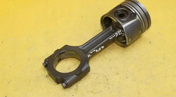 Fiat Bravo Piston with connecting rod
