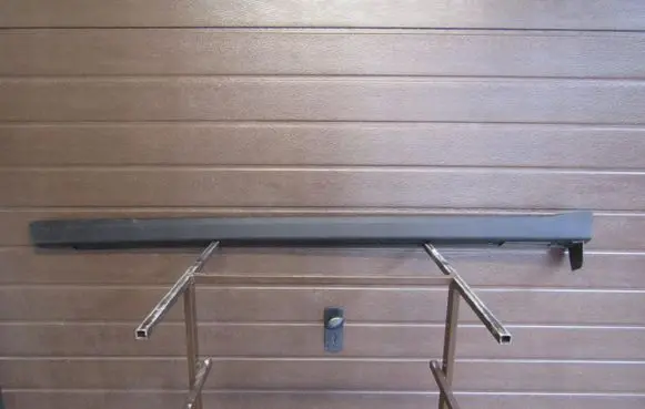 Front sill (body part)