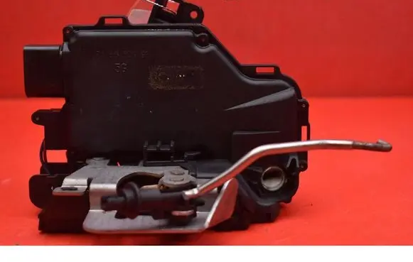 Audi A6 Allroad C5 Front door lock 4B1837015G