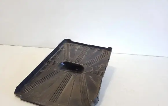 Battery tray