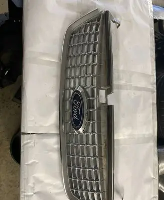 Ford Mondeo MK IV Front bumper upper radiator grill 7S713200CC