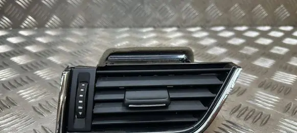 Skoda Octavia Mk3 (5E) Dashboard side air vent grill/cover trim 5E0819701E
