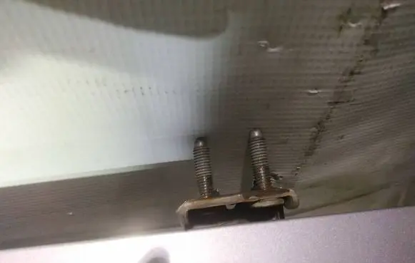 Honda Jazz Tailgate/trunk/boot hinge