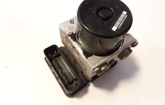 Volvo XC70 ABS Pump 30681619 000404972C1