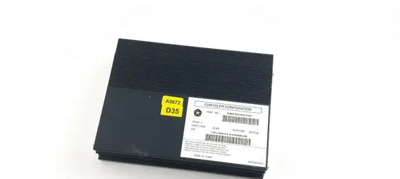 Dodge Challenger Sound amplifier 68222467AF TR1AA3144A8826 M0674023010