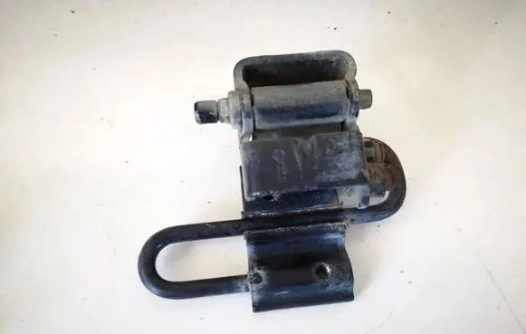 Audi A4 S4 B6 8E 8H Rear door lower hinge 8e0833411