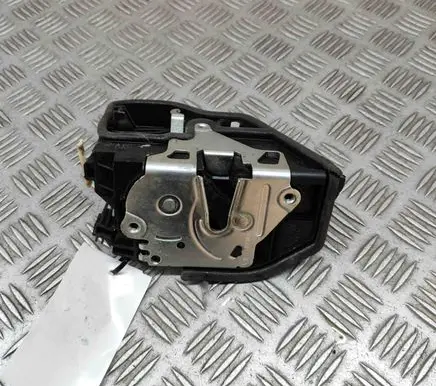 BMW 3 F30 F35 F31 Front door lock 7202146